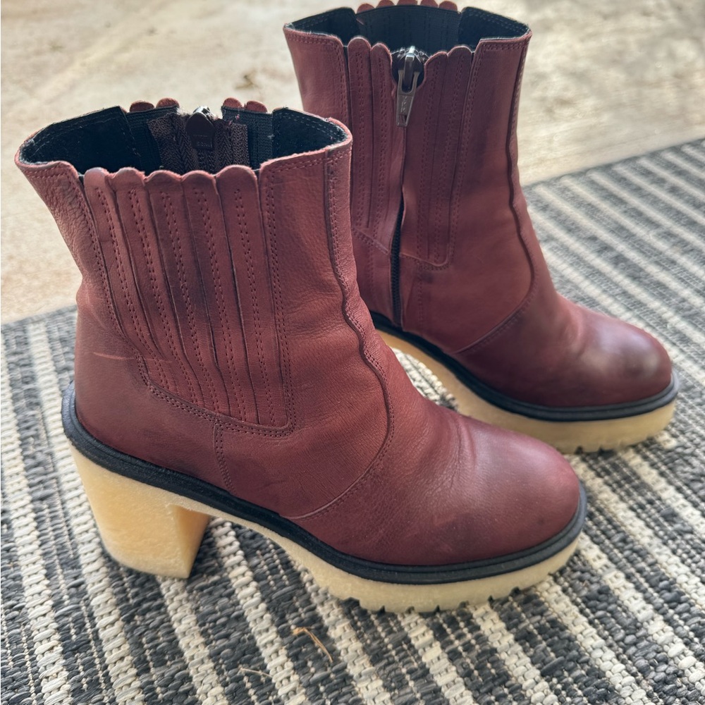 James Chelsea Boot